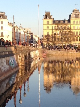 Big room best central spot - near university and downtown