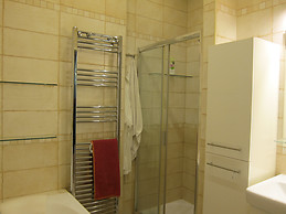 Big room for rent in popular area of Prague