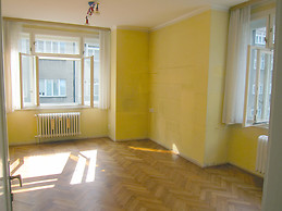 Big room for rent in popular area of Prague