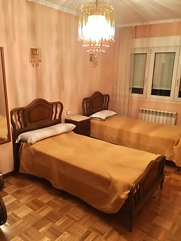 Bonita habitación con dos camas en pleno Gijon