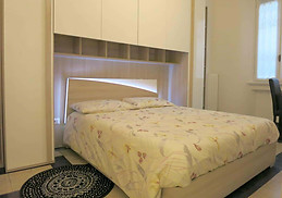 Bright and Furnished Rooms for rent in Wonderful 2bedroom Apartment