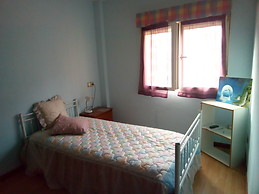 Buscas habitación?aquí la tienes.con cama grande