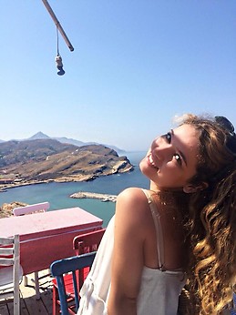 Büşra Özellibeş