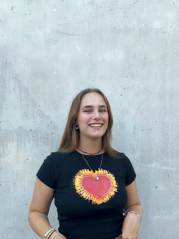 Tess Caujat
