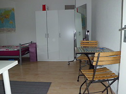 Camera grande (20 mq) e luminosa in centro Wiesbaden