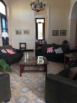 Casa Colonial de 5 Habitaciones y grandes espacios ideal para es