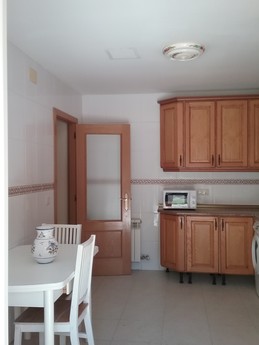 CASA CON JARDÍN CERCA DE LA UNIVERSIDAD