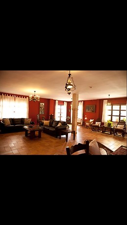 Casa grande para compartir habitacion con baño privado comparti