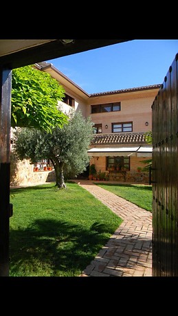 Casa grande para compartir habitacion con baño privado comparti