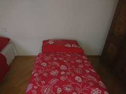 Spacious and bright 3-bedroom apartment with balcony close to th