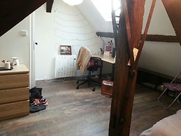 chambres et studios dans immeuble photos sur demande et visite egalement