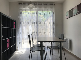 chambres et studios dans immeuble photos sur demande et visite e