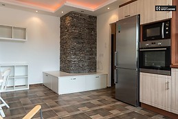 Charming 1-bedroom apartment with balcony for rent in Krisztinaváros