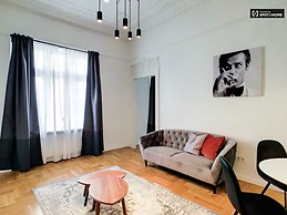 Charming 2-bedroom apartment for rent in Krisztinaváros