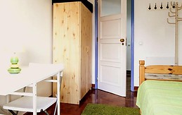 Cosy room with heat, balcony, central Lisbon, all included, extr