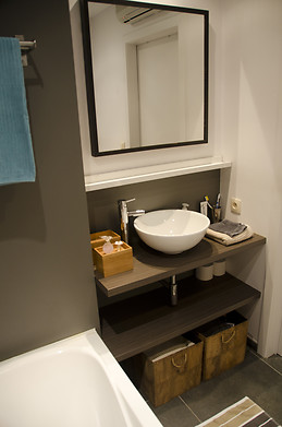 cosy student flat with seperate bedroom and terrace, for 1 or 2