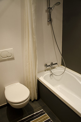 cosy student flat with seperate bedroom and terrace, for 1 or 2