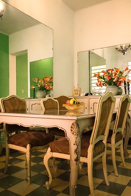 Casa amplia con dos habitaciones y