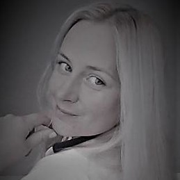 Anna Rozzorenova-Helle