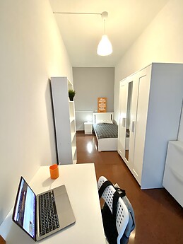 Si affitta camera in un alloggio per giovani con internet e con ascensore, perfetto per un soggiorno di medio-lungo termine a Bari