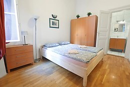 Large and nice appartmant in the heart of Budapest