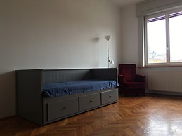 Top floor, single room appartment in downtown Budapest available