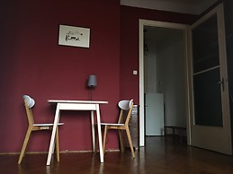 Top floor, single room appartment in downtown Budapest available