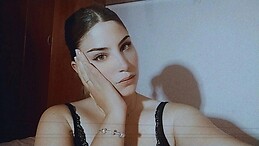 Paloma S R