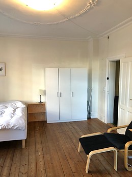 Large and sunny room in the center of Copenhagen with a balcony