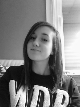 Larissa De Brabander