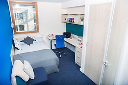 Ensuite room in a student residence in Aldgate East