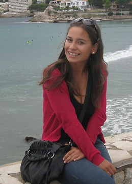 Adrianna Pe
