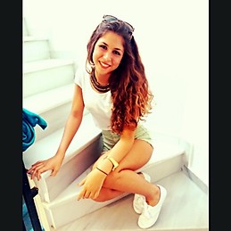 Laura  Quirós