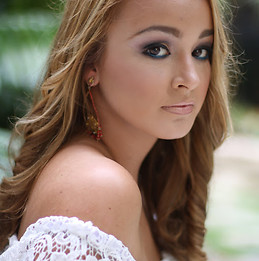 María V.