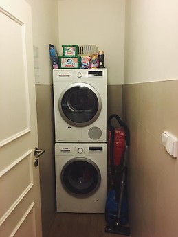 En-suite room available in a large apartment in prague 5