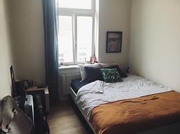 En-suite room available in a large apartment in prague 5