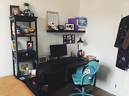 En-suite room available in a large apartment in prague 5