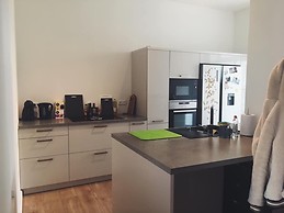 En-suite room available in a large apartment in prague 5