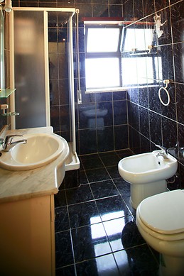 [ERASMUS HOUSE FOR RENT] - 2 minutes walk from the University in