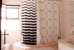 [ERASMUS HOUSE FOR RENT] - 2 minutes walk from the University in