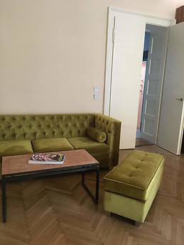 Next to Basilica just refurbed high spec apartment 1 bedroom, balcony, underfloor heating, 2 aircon, samsung sound system etc et