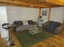 Perfect located fully furnished 47m2 flat next to Kalvin ter and