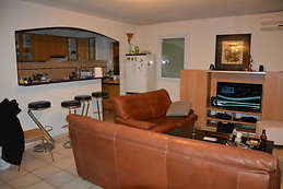 face au parc de la navale, près du CNIM Brégaillon, de l'IPFM, d