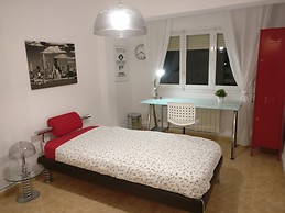 Fantástico piso al lado de la Universidad. ¡Ideal para estudiantes!