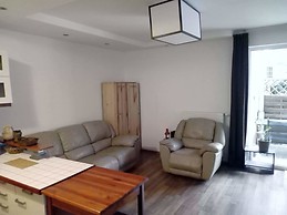 45 sqm fully equipped apartment close to tram 4-6 and metro blue