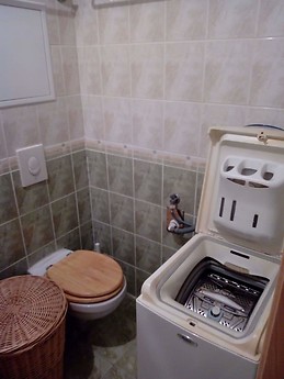 45 sqm fully equipped apartment close to tram 4-6 and metro blue