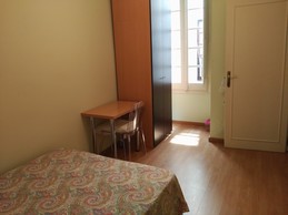 Female double room available in Tarragona centre!