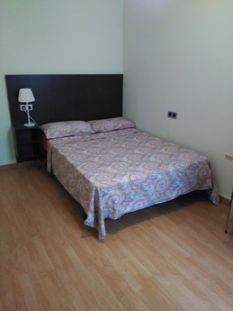 Female double room available in Tarragona centre!