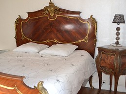 French gîte / Bed and Breakfast Louis XV