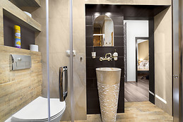 Fresh renovated 42 m2 apartment in City Center